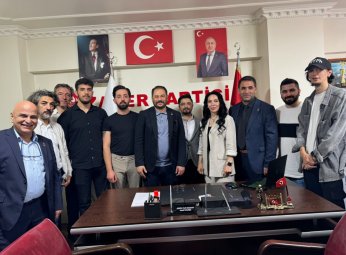 Gençlerin ve kadınların  başkanları ana kademede