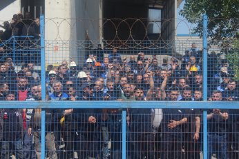 Gürdesan’da işçi zehir zemberek: Satıldık!