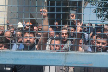 Gürdesan’da işçi zehir zemberek: Satıldık!