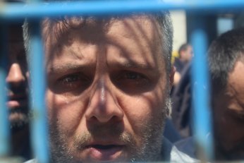 Gürdesan’da işçi zehir zemberek: Satıldık!