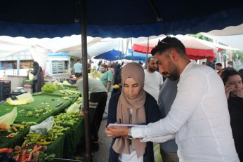 Dilovalı ayakta sokakta imzada