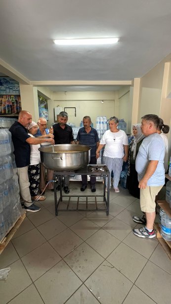 Buğdayı akşamdan kırıp  dört saat kaynattı 