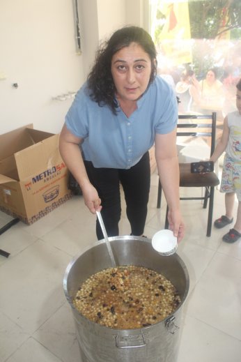 Pir Sultan'da aşure Alevi, Dürzi ve  Hristiyanlar için kaynadı 