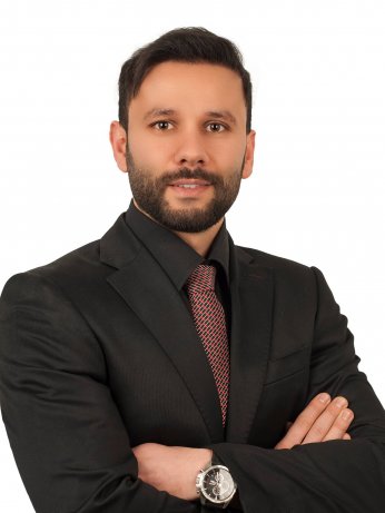 Uç denince deve. Koş denince kuş!