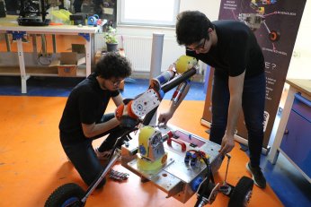 Sanayiyle iç içeyiz. Alanımızda en iyisi biziz