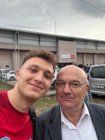 Algısı açık. Reaksiyonu Çok iyi. Beyefendi