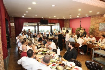 Sivaslılar plakayı desteğine yazdı 