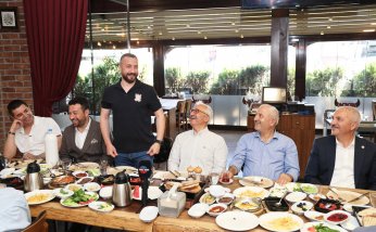 Sivaslılar plakayı desteğine yazdı 