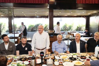 Sivaslılar plakayı desteğine yazdı 