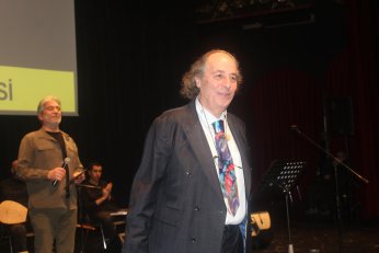 Veda etmiyorum. Son  soluğa kadar buradayım