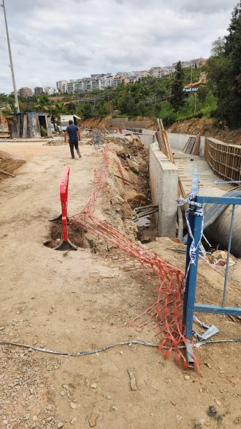 Çocuk parkına sıfır İş güvenliği de sıfır