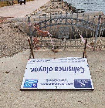 Çocuk parkına sıfır İş güvenliği de sıfır