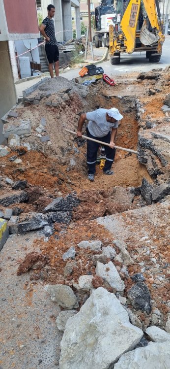 Gelişigüzel kazı gaz borusunu patlattı