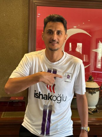 Batuhan Üzgül profesyonellikte ilk İmzayı Gebzespor’da attı 