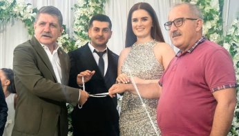 Bu yaz nişan. Diğer yaz düğün 