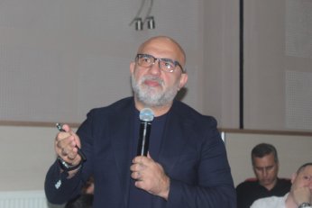 Balçık’ta konut arazisi depolamaya dönüştü