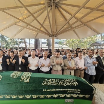 Kamil Uzunmehmet toprağa verildi 