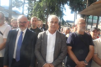 Kamil Uzunmehmet toprağa verildi 