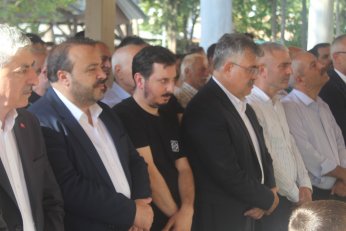 Kamil Uzunmehmet toprağa verildi 