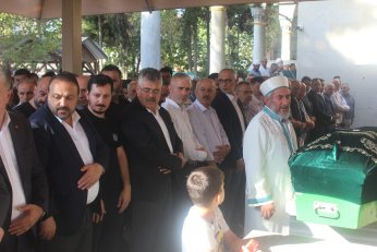 Kamil Uzunmehmet toprağa verildi 