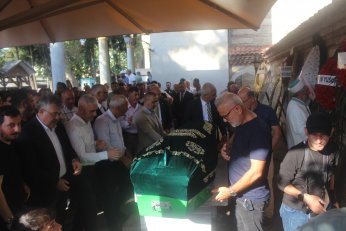 Kamil Uzunmehmet toprağa verildi 