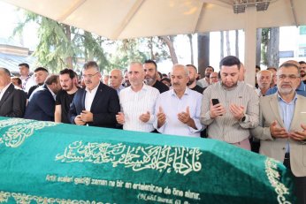 Kamil Uzunmehmet toprağa verildi 