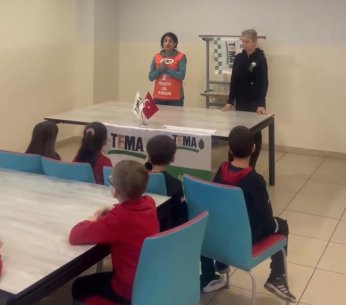 Yaşanabilir gelecek için eğitmeye devam ediyor