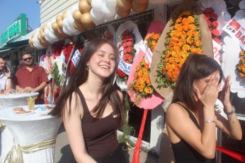 Hook in Lab’a güllük  gülistanlık görkemli açılış