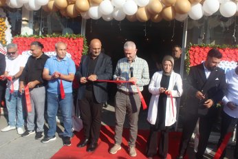 Hook in Lab’a güllük  gülistanlık görkemli açılış