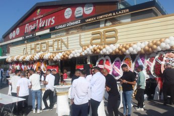 Hook in Lab’a güllük  gülistanlık görkemli açılış