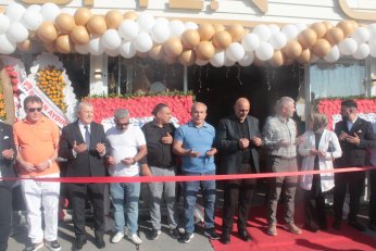 Hook in Lab’a güllük  gülistanlık görkemli açılış