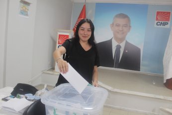 Osman Yılmaz’da beş  kadın her iki listede yer aldı