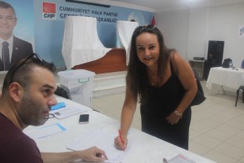 Osman Yılmaz’da beş  kadın her iki listede yer aldı