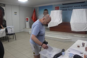 Osman Yılmaz’da beş  kadın her iki listede yer aldı