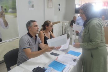 Osman Yılmaz’da beş  kadın her iki listede yer aldı