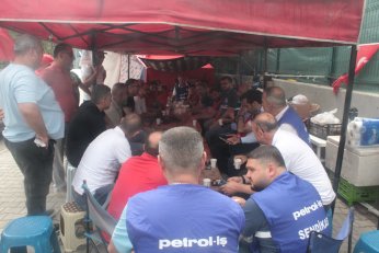 Babaları ve arkadaşlarının haklarını istediler 