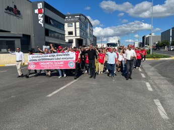 Babaları ve arkadaşlarının haklarını istediler 