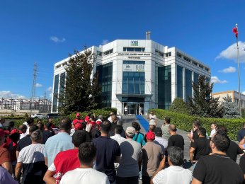 Babaları ve arkadaşlarının haklarını istediler 