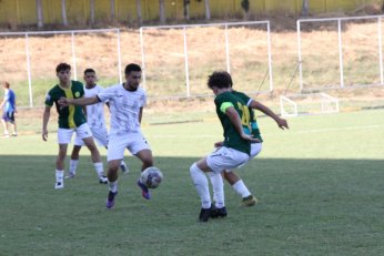 Dostluk maçında 60 futbolcu denediler