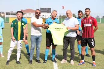 Dostluk maçında 60 futbolcu denediler