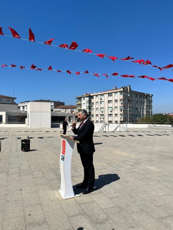 Bir tarafımız gururlu Bir tarafımız buruk 