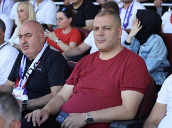 At Mustafa at.  Tut Furkan tut 