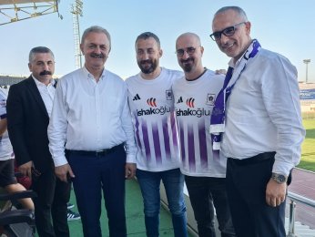 At Mustafa at.  Tut Furkan tut 