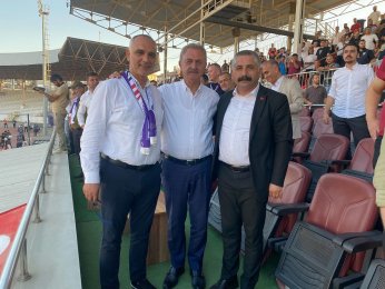 At Mustafa at.  Tut Furkan tut 