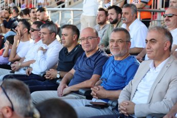 At Mustafa at.  Tut Furkan tut 