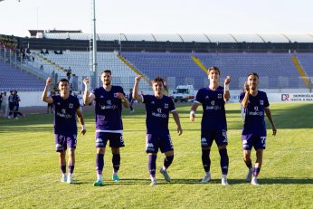 At Mustafa at.  Tut Furkan tut 