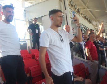 At Mustafa at.  Tut Furkan tut 