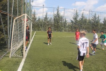 Planlı, programlı, bilimsel  eğitim Yenikent SK’da 