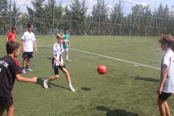 Planlı, programlı, bilimsel  eğitim Yenikent SK’da 