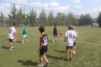 Planlı, programlı, bilimsel  eğitim Yenikent SK’da 